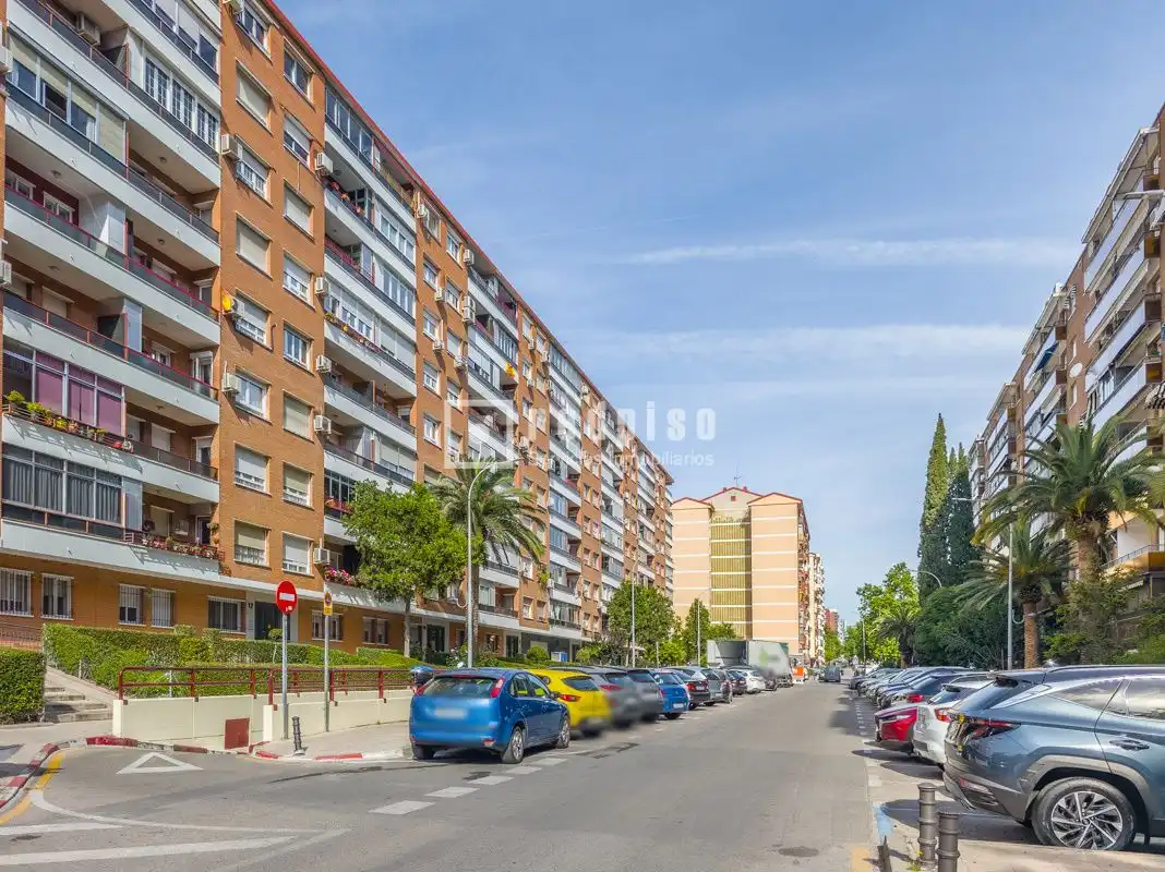 Vista exterior de Pis en venda en Alcorcón amb Calefacció, Jardí privat i Terrassa