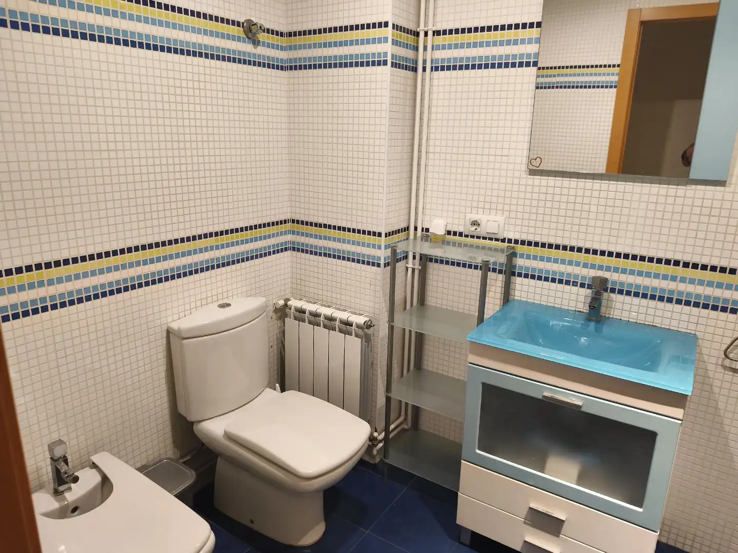 Bathroom of Apartments for sale in Andújar  with Air Conditioner, Heating and Parquet flooring