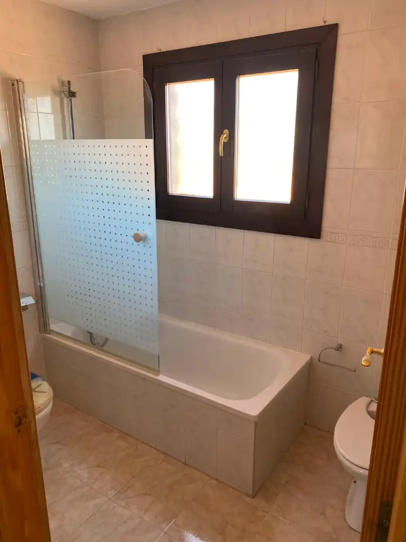 Baño de Casa o chalet en venta en Jaén con Aire acondicionado, Calefacción y Amueblado