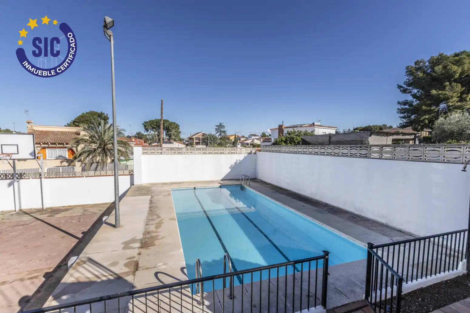 Swimming pool of Houses for sale in L'Eliana  with Air Conditioner, Heating and Private garden