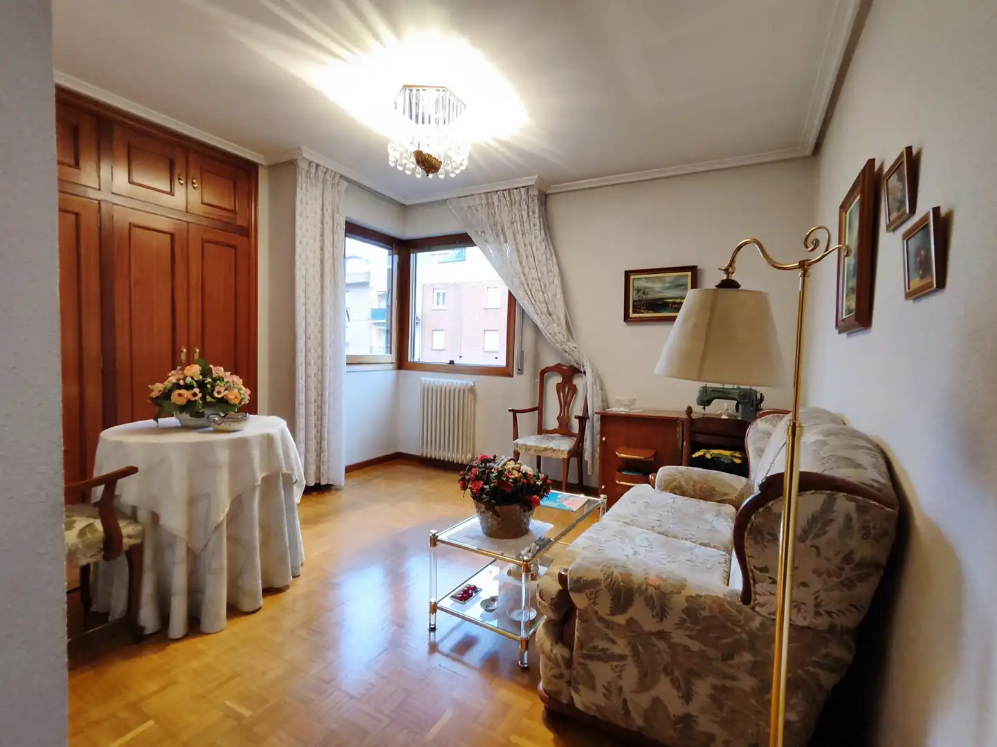 Sala de estar de Piso en venta en  Logroño con Calefacción, Parquet y Terraza