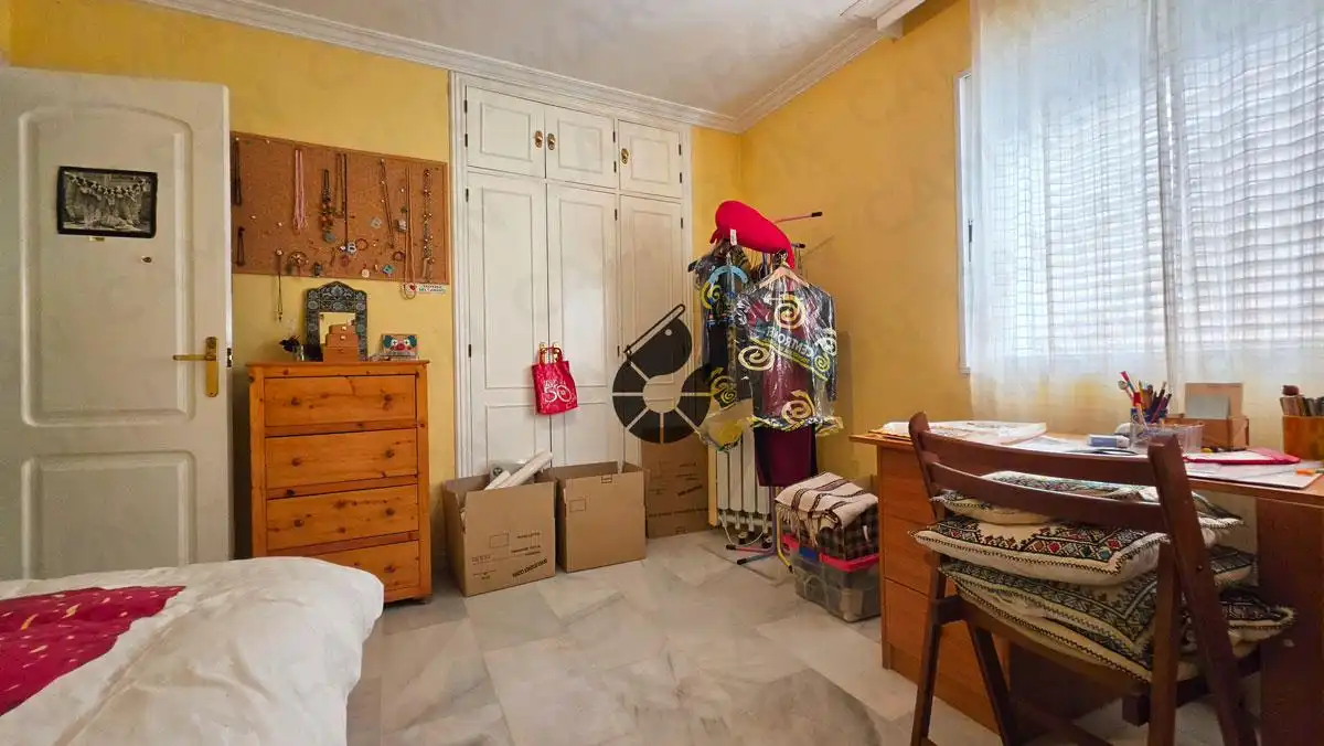 Habitación de Casa adosada en venta en Mairena del Aljarafe con Aire acondicionado, Jardín privado y Trastero