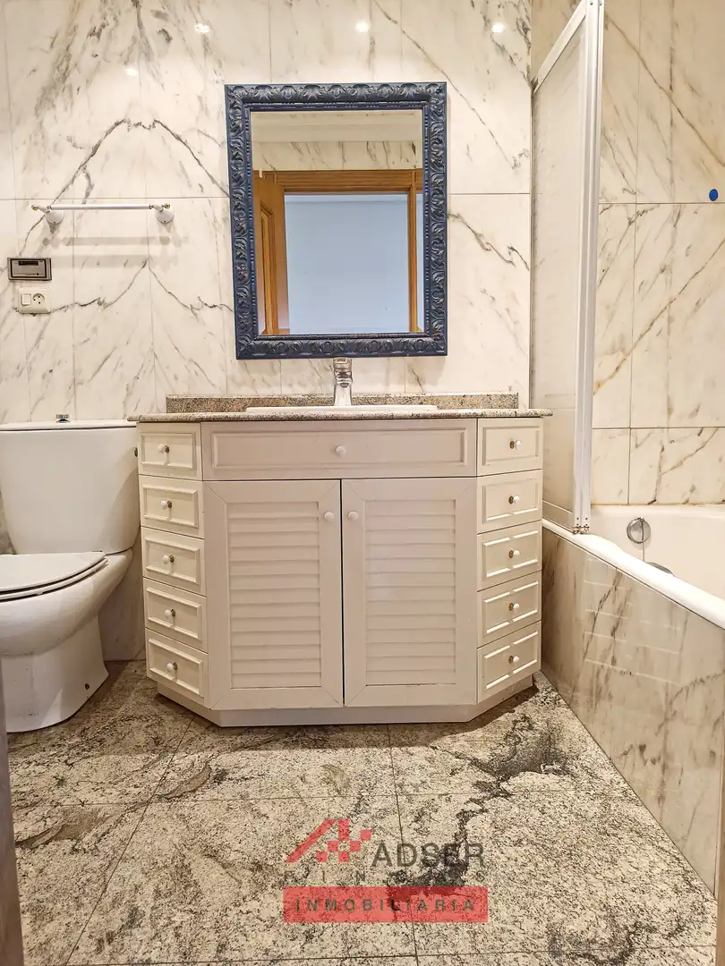 Baño de Piso en venta en  Logroño con Calefacción, Parquet y Terraza