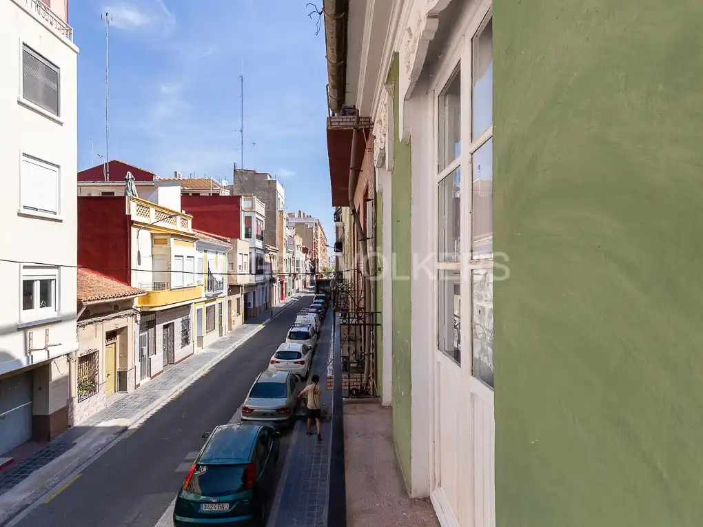 Außenansicht von Wohnung zur Miete in Valencia mit Klimaanlage, Heizung und Parkett