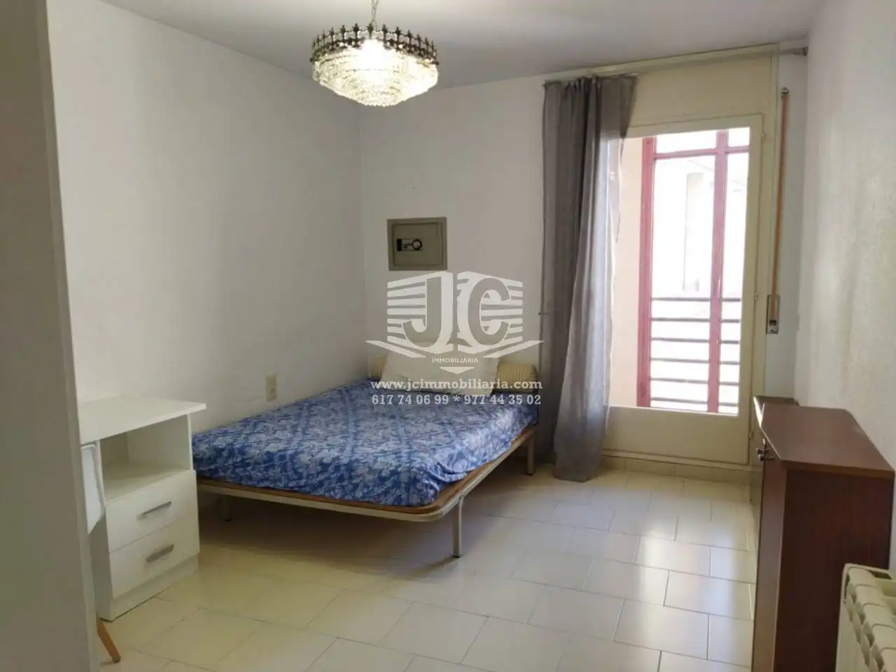 Habitación de Piso de alquiler en Tortosa con Aire acondicionado, Parquet y Amueblado