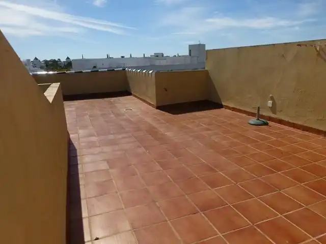 Àtic amb piscina de lloguer a Avenida Torrebreva 1, imagen 5