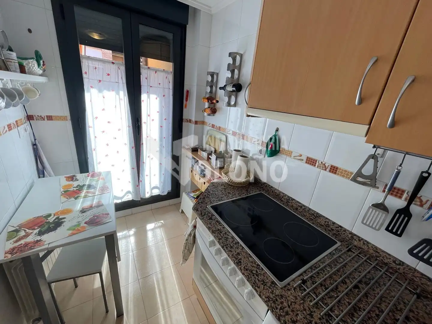 Cocina de Apartamento en venta en Castañares de Rioja con Calefacción, Parquet y Terraza