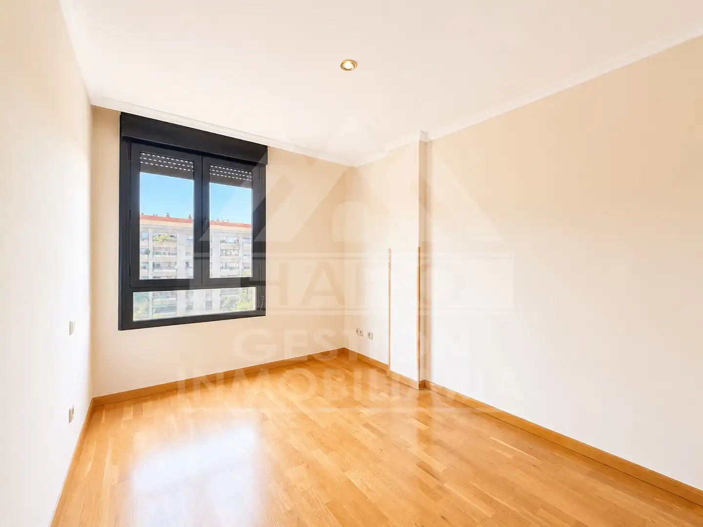 Schlafzimmer von Wohnung zum Verkauf in Madrid mit Klimaanlage, Ofen und Waschmaschine