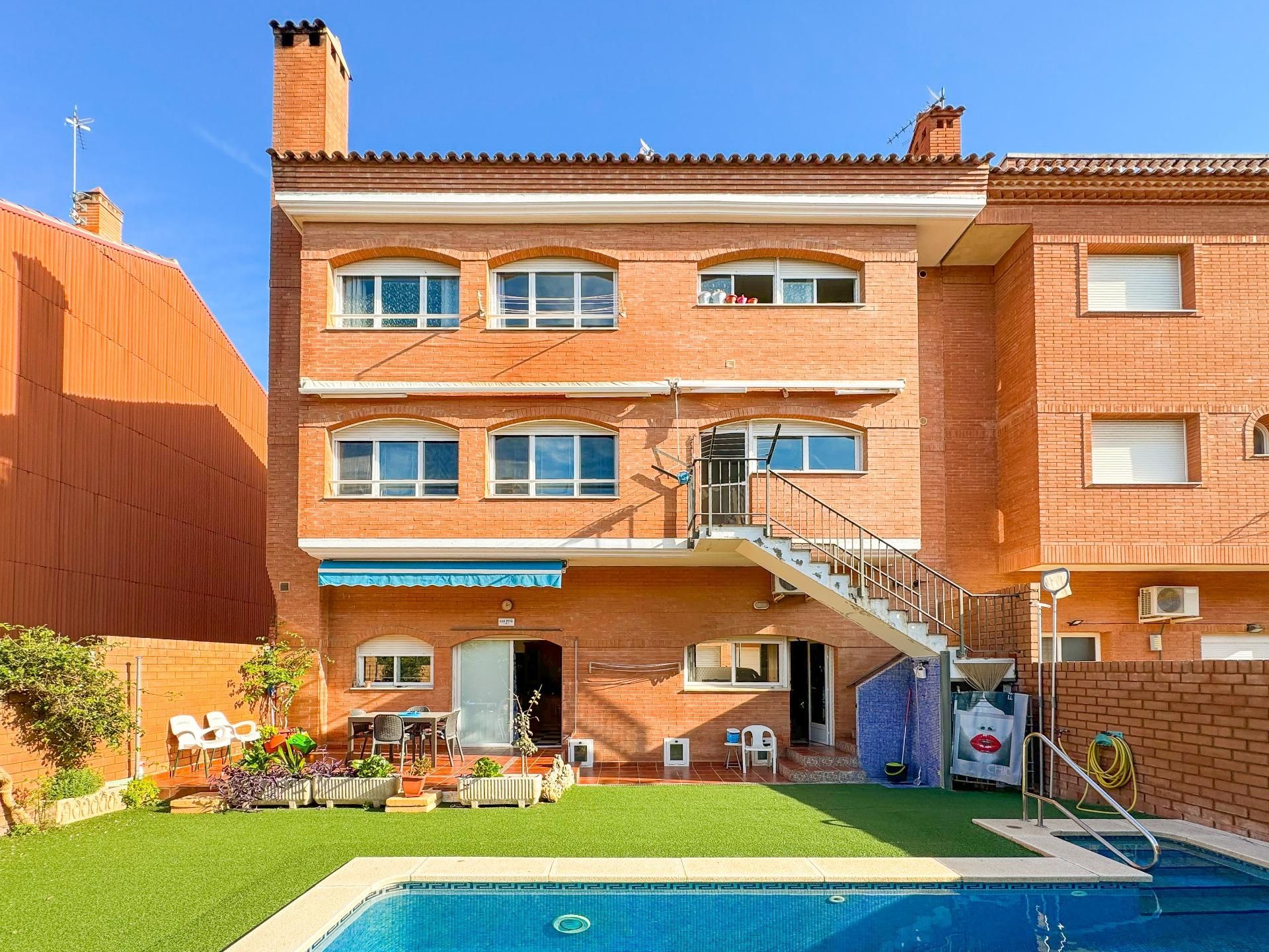 Exterior view of House or chalet for sale in Cambrils  with Heating, Terrace and Storage room