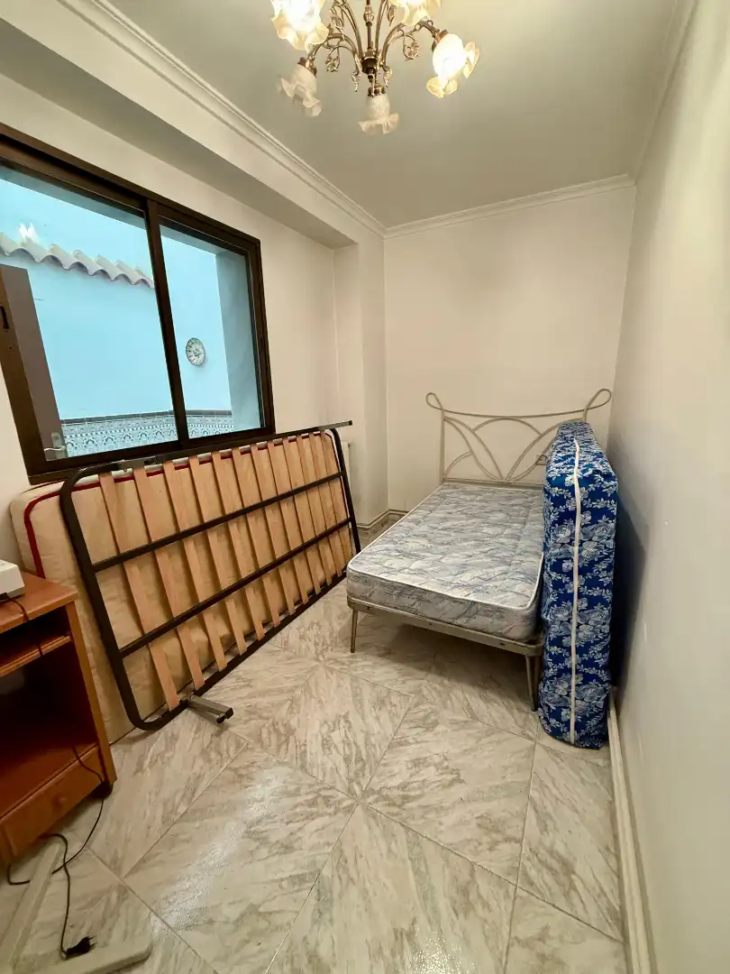 Habitación de Casa adosada en venta en Picassent con Calefacción, Terraza y Amueblado