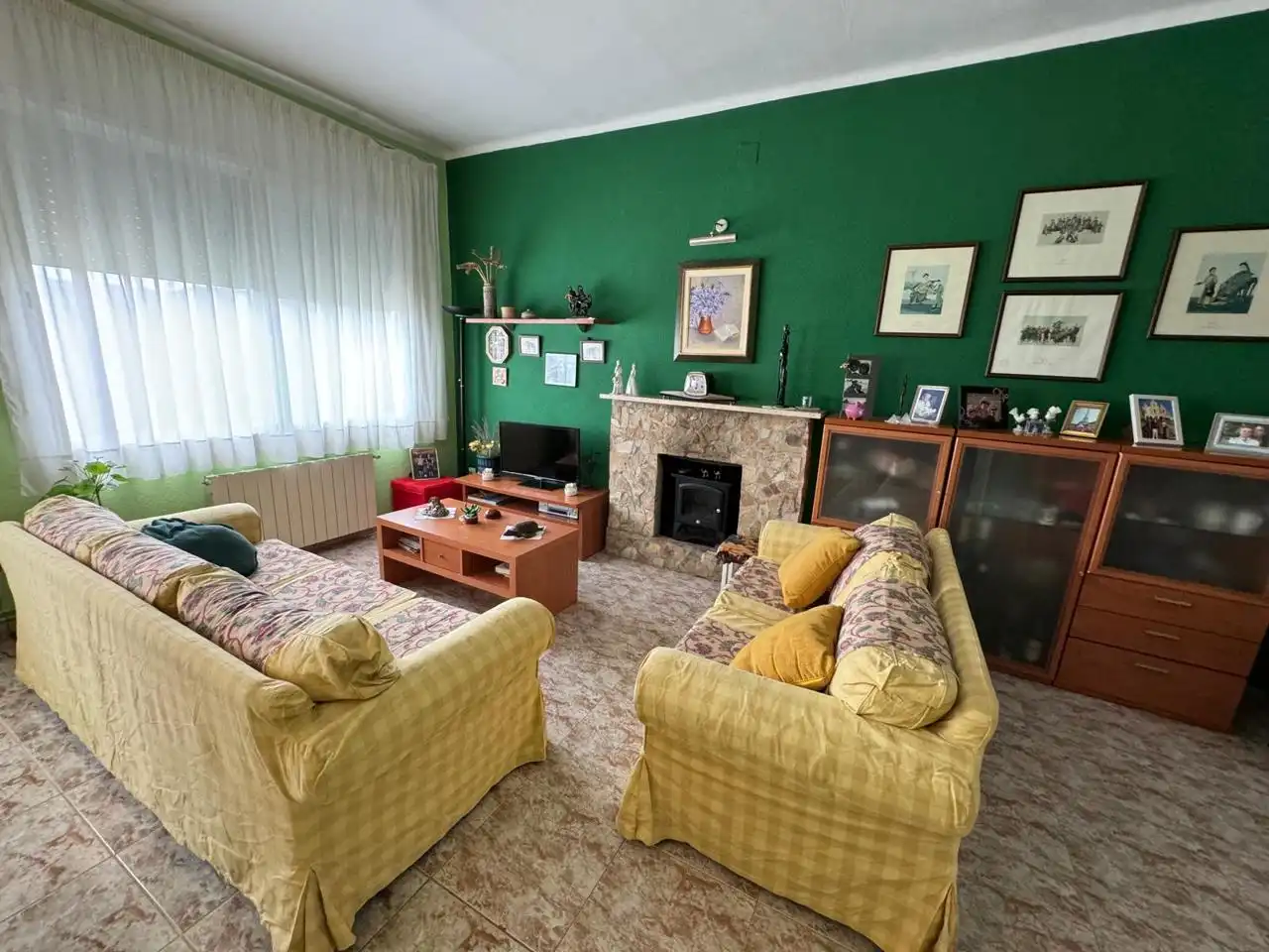 Sala de estar de Finca rústica en venta en Sant Fost de Campsentelles con Calefacción, Jardín privado y Parquet