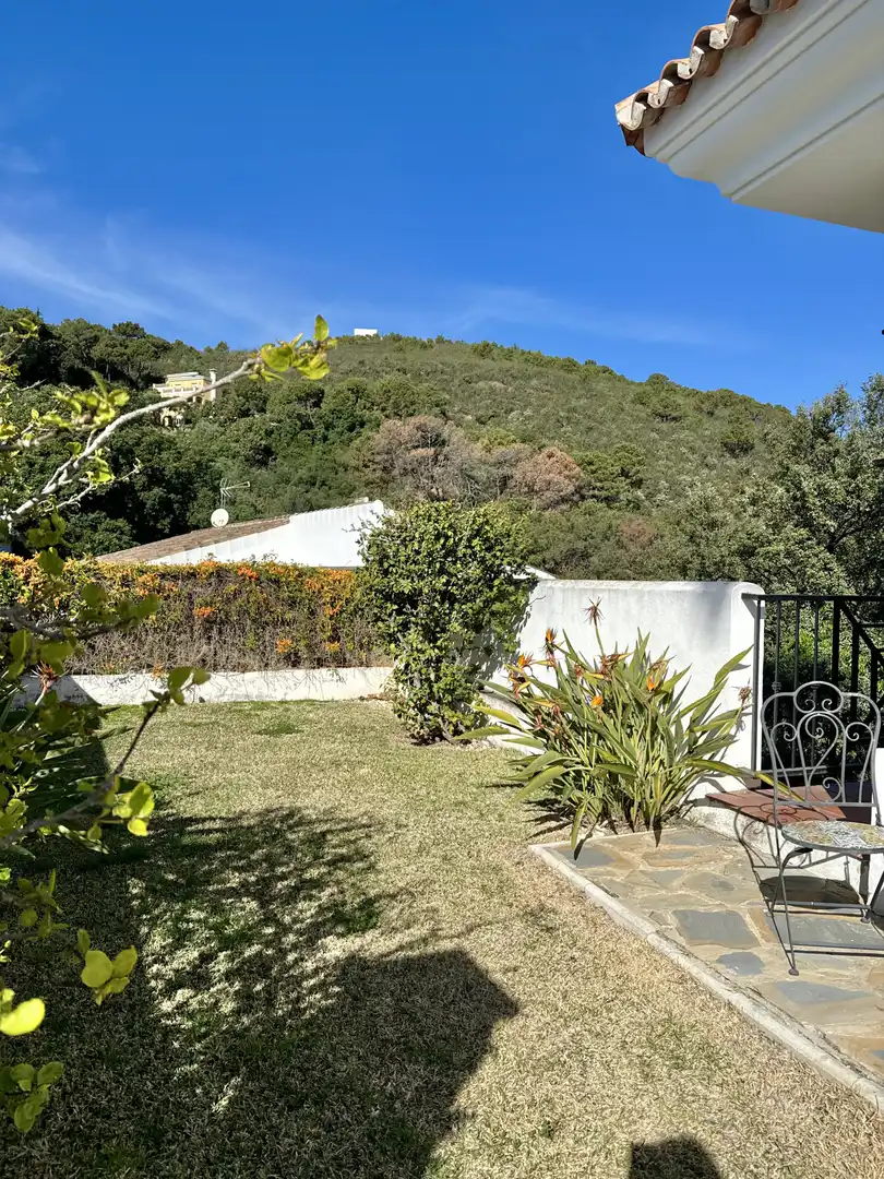 Jardí de Casa o xalet en venda en Estepona amb Aire condicionat, Terrassa i Moblat