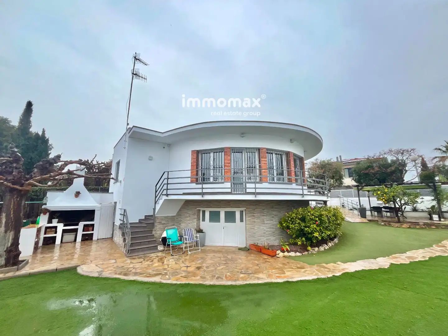 Exterior view of Houses for sale in Vilanova i la Geltrú  with Air Conditioner, Heating and Private garden