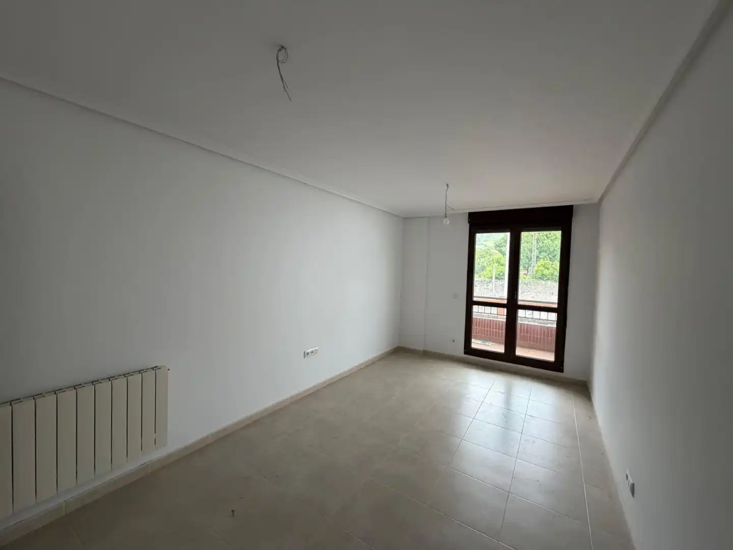 Habitación de Piso en venta en Meruelo con Calefacción, Terraza y Piscina comunitaria