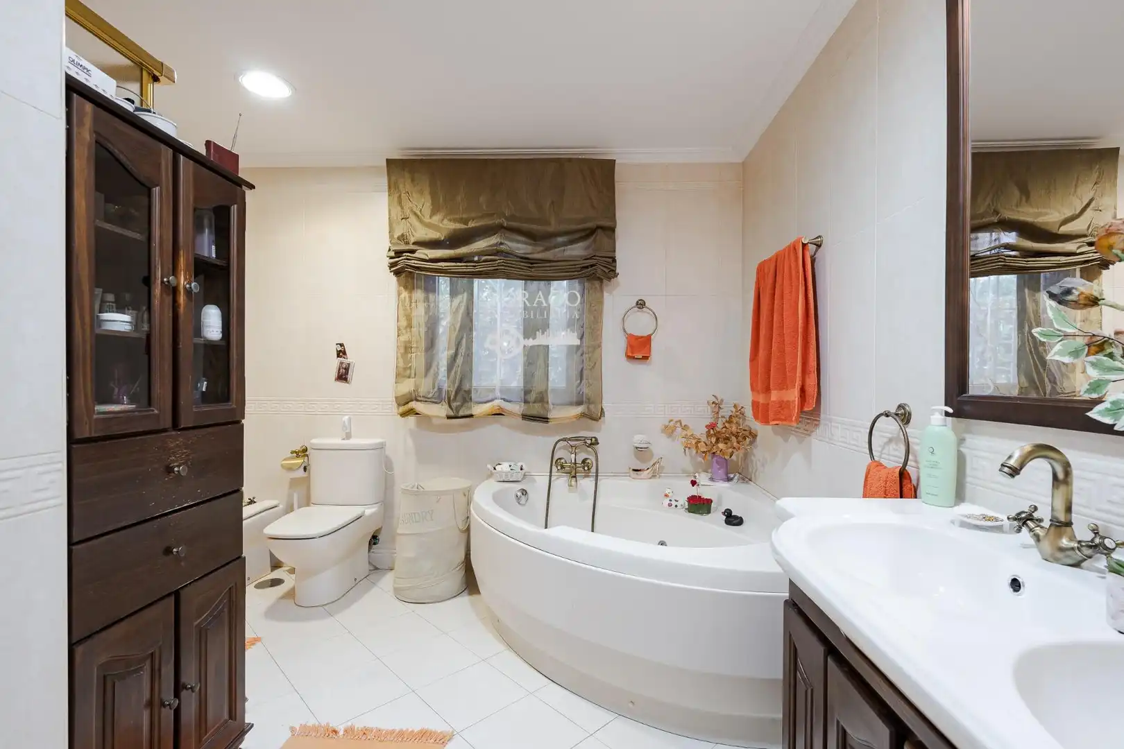 Baño de Casa o chalet en venta en Villanueva de la Torre con Calefacción, Jardín privado y Terraza