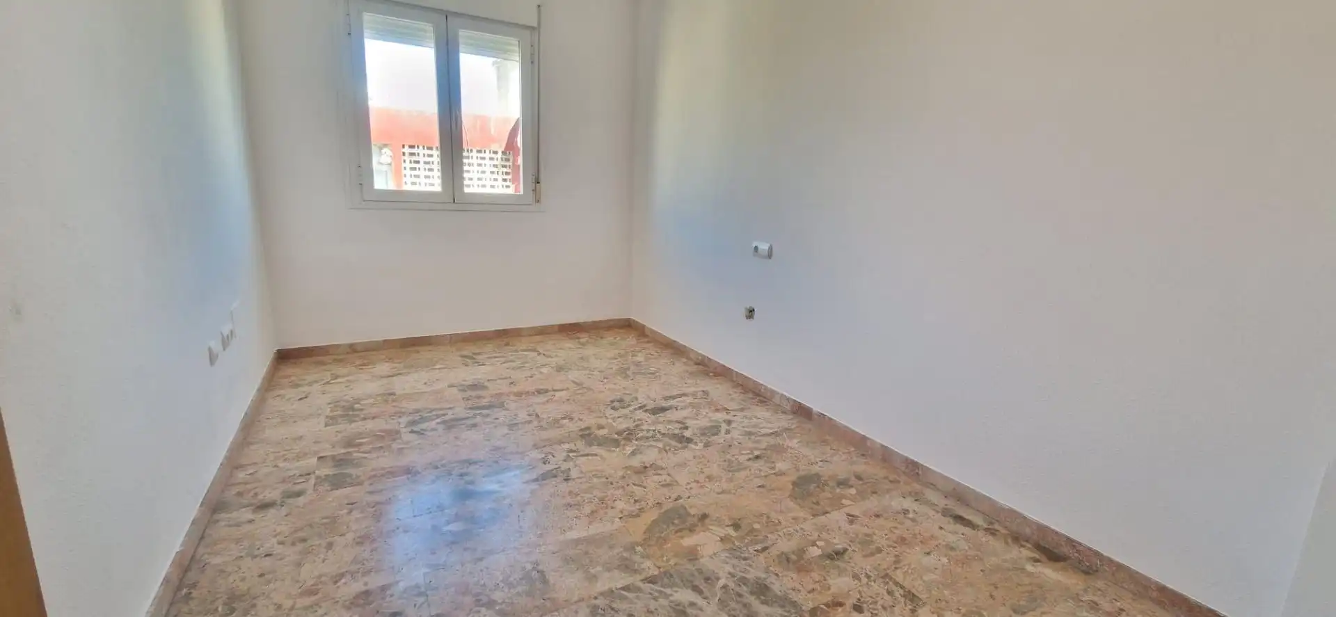 Bedroom of Flat for sale in Fuengirola