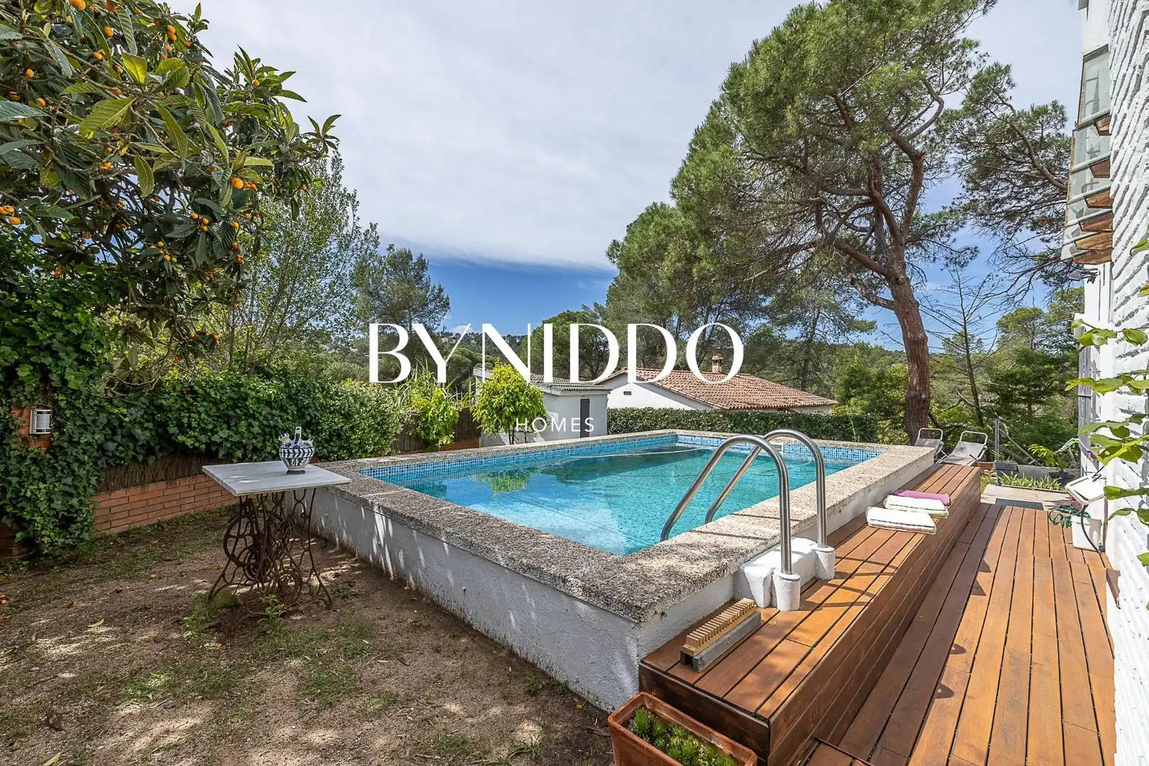 Piscina de Casa o xalet en venda en Sant Cugat del Vallès amb Aire condicionat, Calefacció i Jardí privat