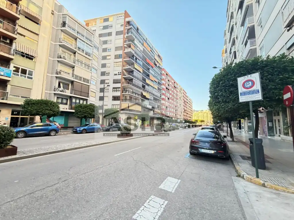 Außenansicht von Garage zum Verkauf in Alzira