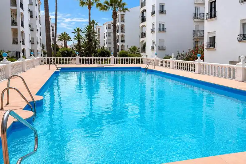 Piso con piscina en venta en San Luis de Sabinillas, imagen 4