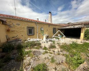 Exterior view of Country house for sale in San Pelayo de Guareña