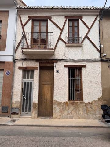 Casa-chalet en Venta en Carrer de Tomàs Gisbert, 28 en El Castellar i l'Oliverar
