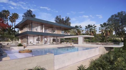 Lujosa villa cerrada Los Almendros Gated para venta en Benahavis