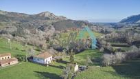 Casa o xalet en venda en Llanes amb Jardí privat, Parquet i Balcó