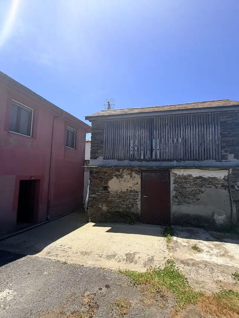 Vista exterior de Casa o chalet en venta en Navia con Calefacción, Terraza y Trastero