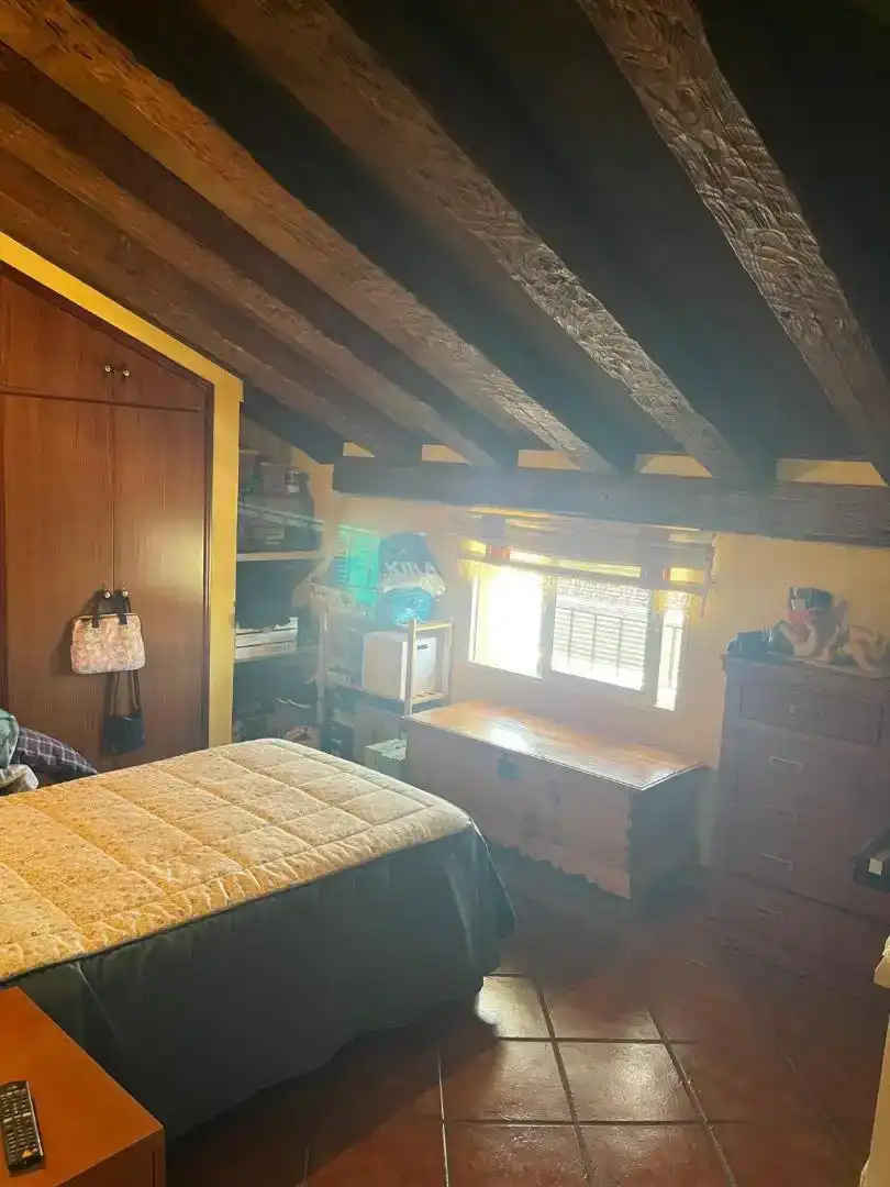 Dormitori de Casa o xalet en venda en Almedinilla amb Aire condicionat, Piscina i Balcó