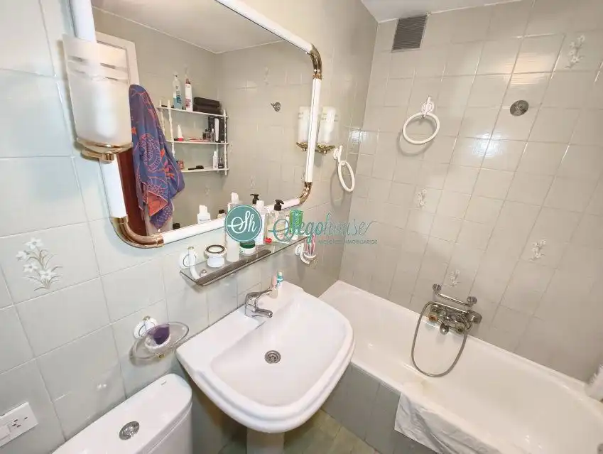 Baño de Piso en venta en Segovia con Calefacción, Terraza y Trastero