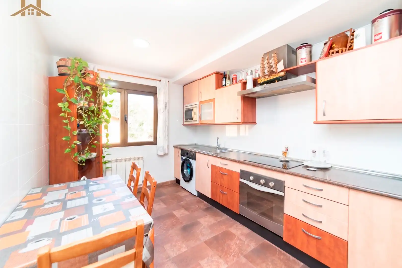 Küche von Einfamilien-Reihenhaus zum Verkauf in Sevilla la Nueva