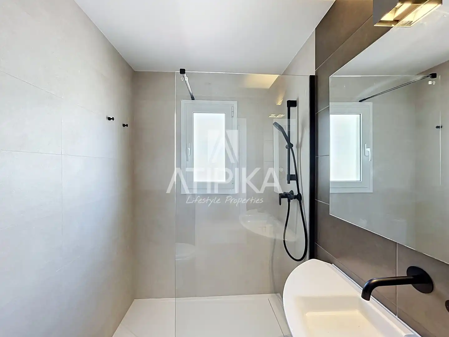 Badezimmer von Dachboden zur Miete in Barcelona mit Klimaanlage, Heizung und Terrasse