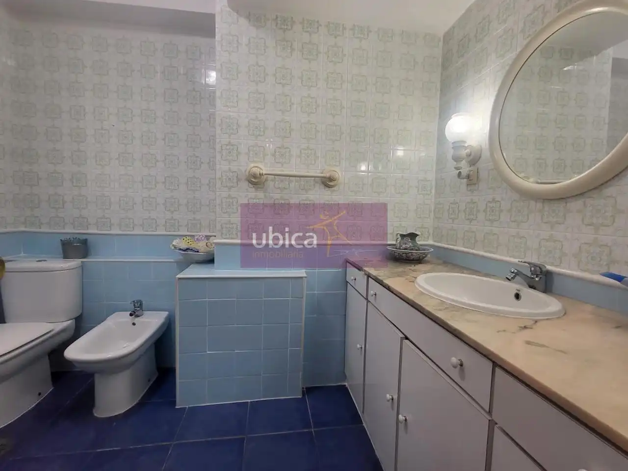 Bathroom of Flat for sale in Vigo   with Heating, Parquet flooring and Terrace
