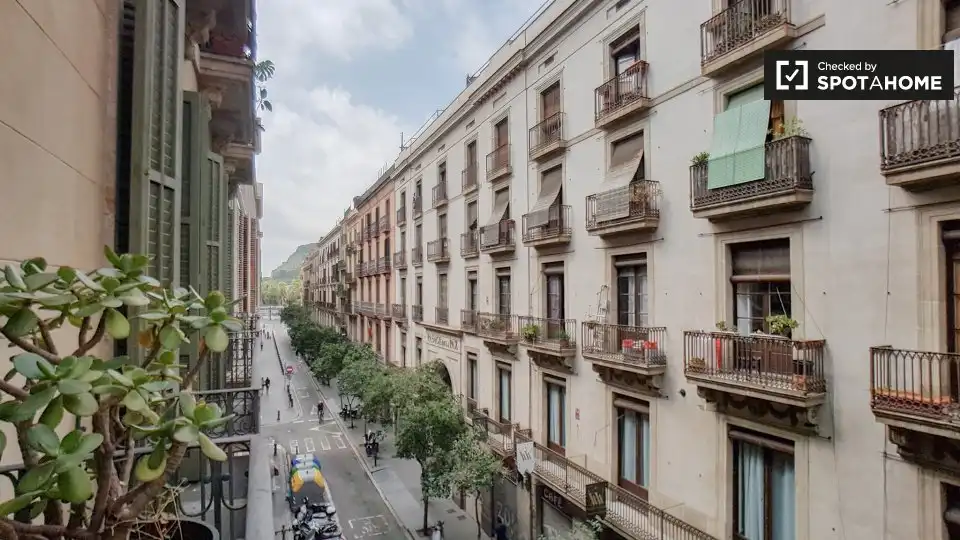 Exterior view of Flat for rent in Ciutat Vella