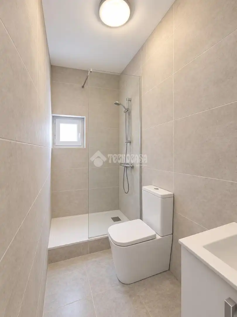 Baño de Casa adosada en venta en Alcalá de Henares con Aire acondicionado y Trastero