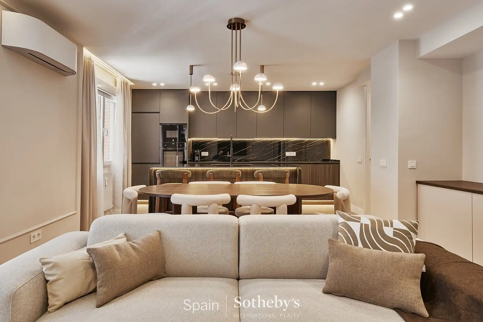 Appartement compact avec ascenseur à vendre à Calle del General Díaz Porlier