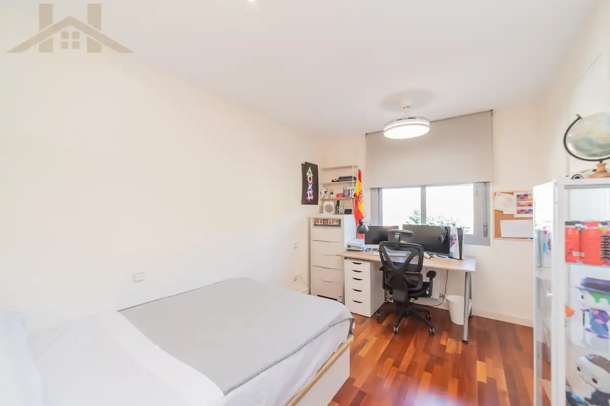 Dormitori de Casa adosada en venda en Arroyomolinos (Madrid) amb Aire condicionat, Jardí privat i Terrassa