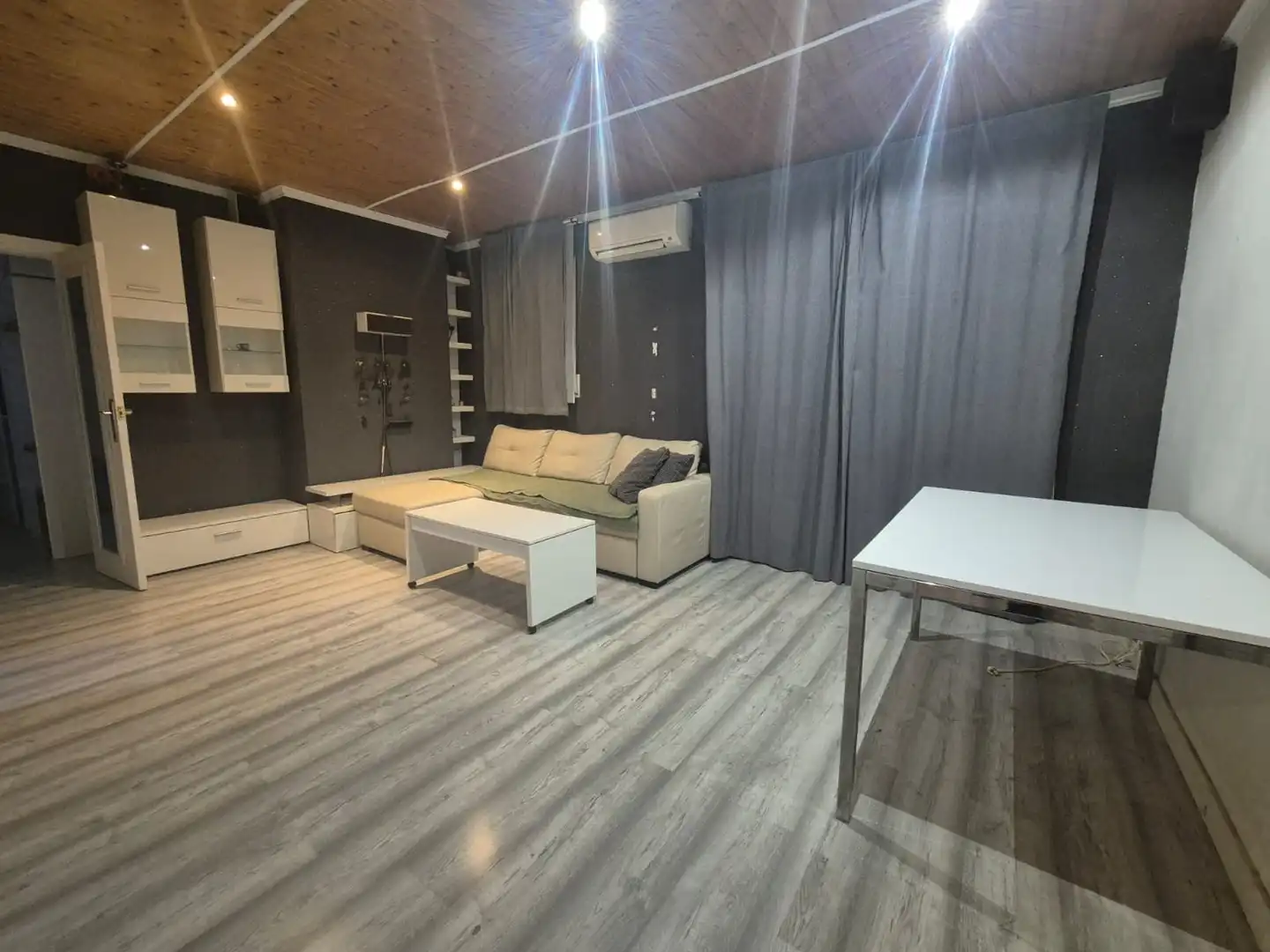 Sala de estar de Ático en venta en Santa Coloma de Gramenet con Aire acondicionado, Parquet y Terraza