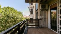 Exterior view of Apartment for sale in  Valencia Capital  with Air Conditioner, Terrace and Balcony