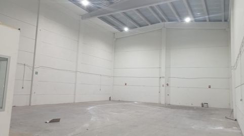 Foto 5 von Fabrikhallen zur Miete in El Alborgí, Paterna