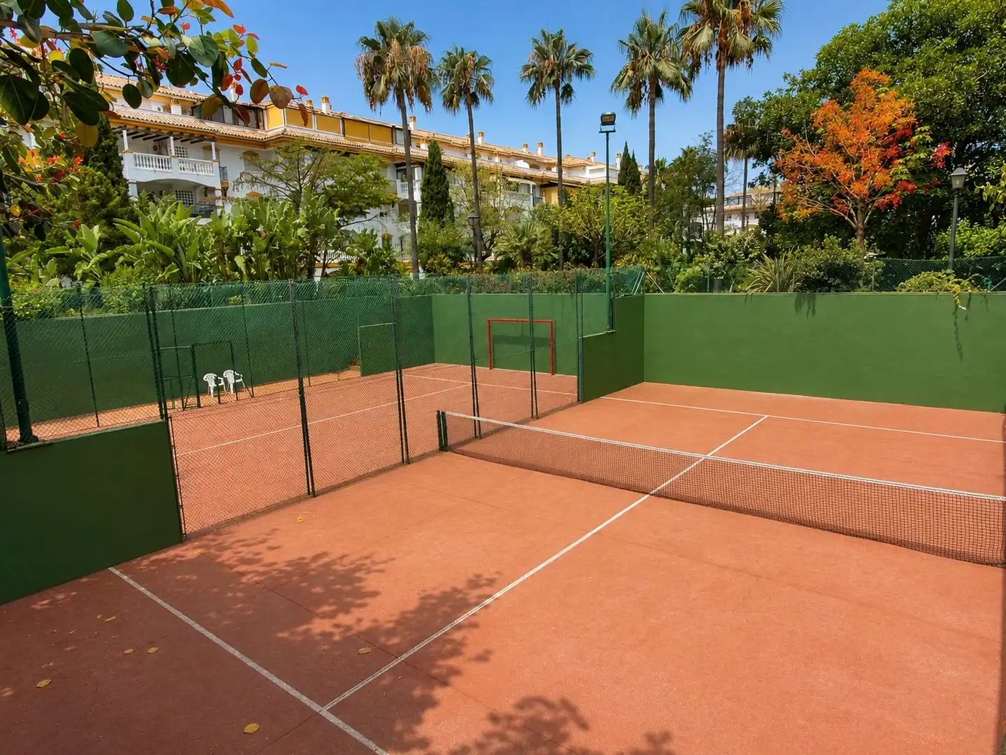Vista exterior de Apartamento en venta en Marbella con Jardín privado y Piscina comunitaria