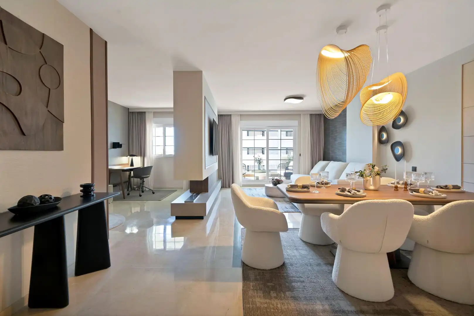 Sala de estar de Apartamento en venta en Marbella con Jardín privado, Alarma y Piscina comunitaria