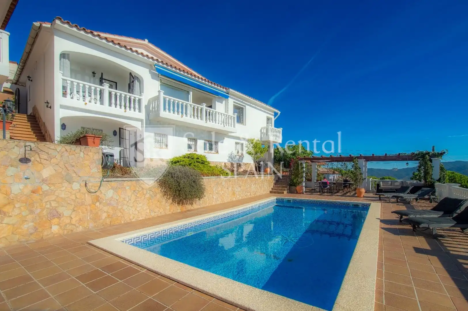 House with pool for sale in Serra Brava