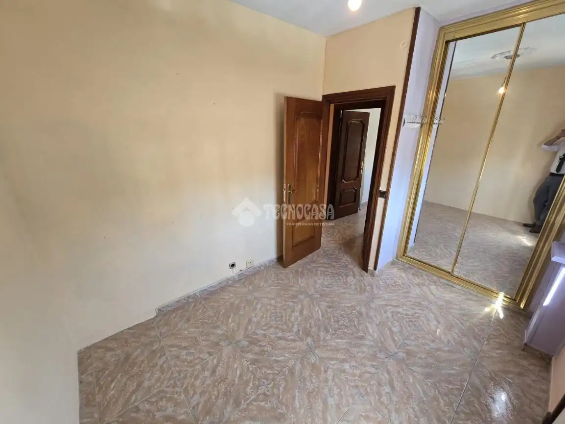 Piso en venta en Madrid con Calefacción y Parquet