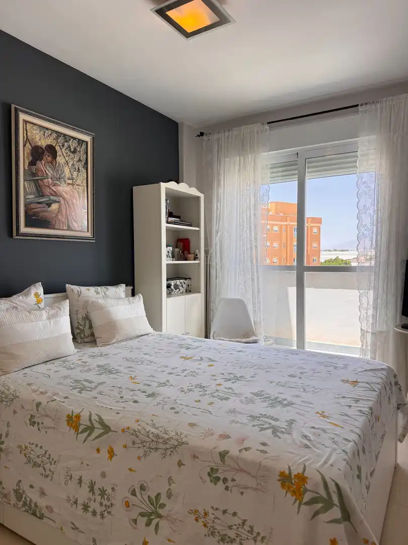 Dormitori de Apartament en venda en Roquetas de Mar amb Aire condicionat, Terrassa i Moblat