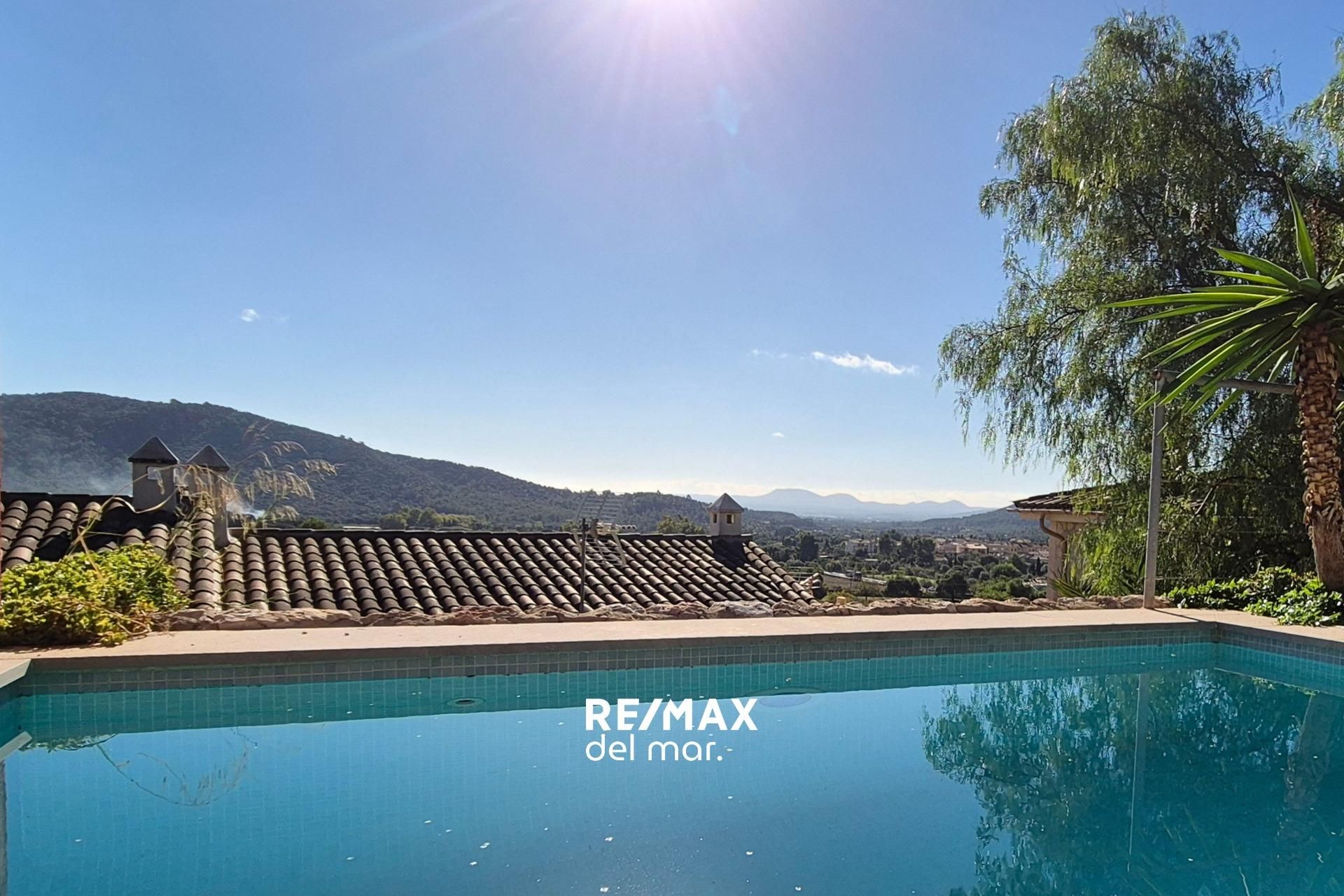 Vista exterior de Casa adosada en venda en Alaró amb Aire condicionat, Calefacció i Jardí privat