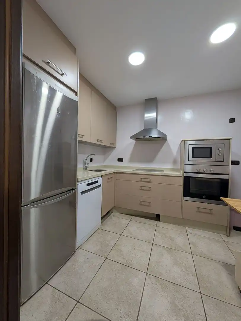 Cocina de Planta baja de alquiler en Estepona con Terraza y Se aceptan mascotas