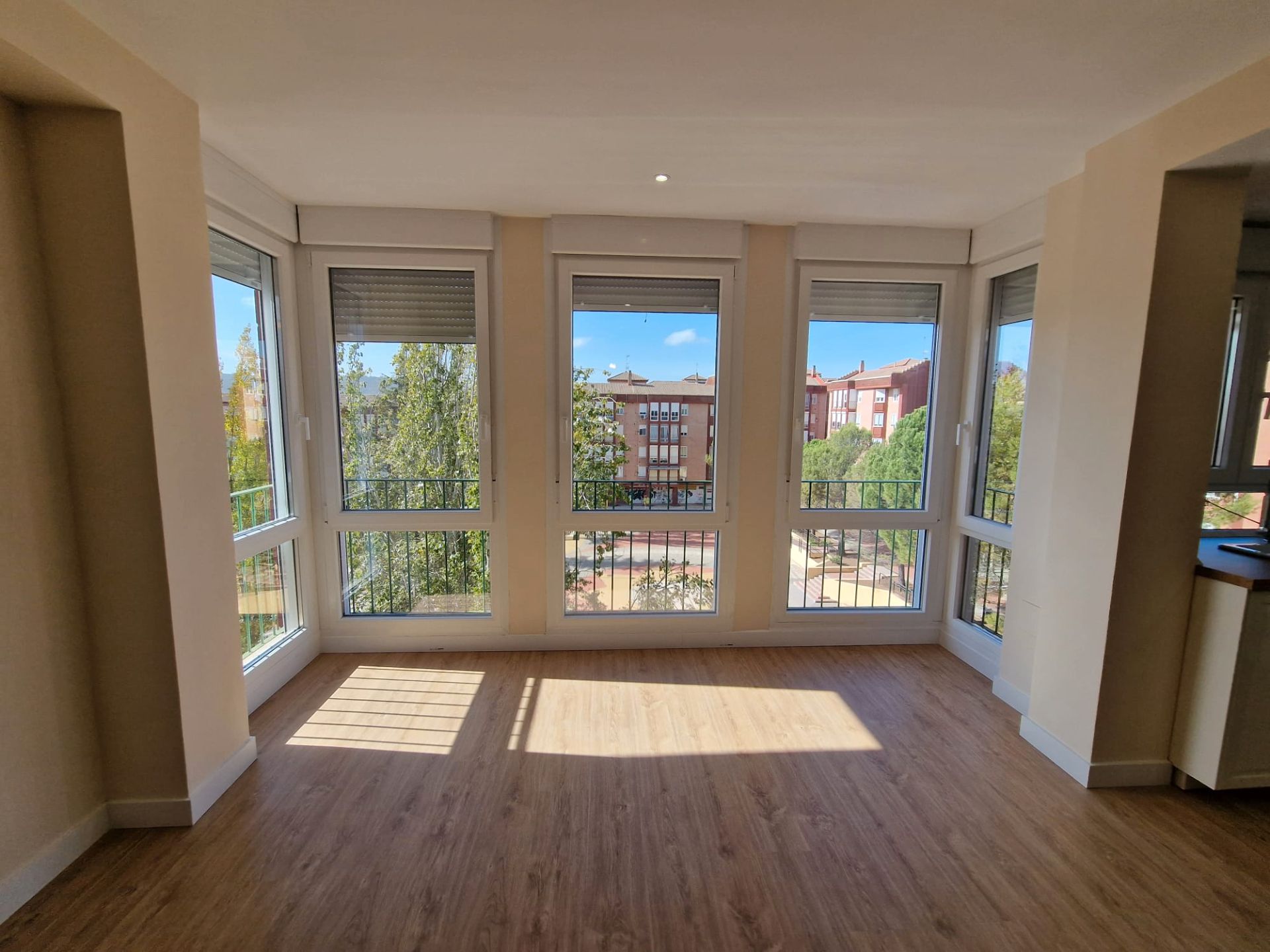 Habitación de Piso de alquiler en Cuenca Capital con Aire acondicionado, Calefacción y Amueblado