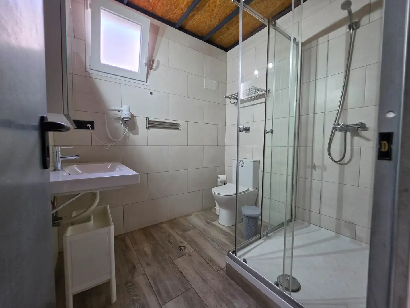 Baño de Casa adosada en venta en Badalona con Aire acondicionado, Calefacción y Terraza