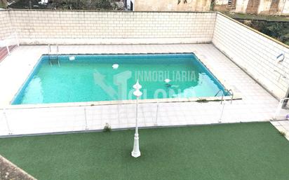 Piscina de Apartament en venda en Haro amb Balcó